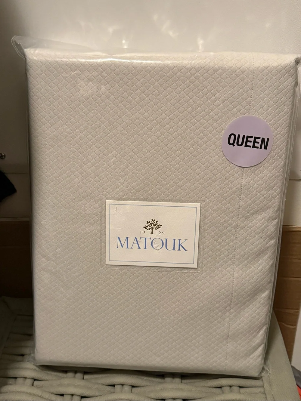 Matouk Elliot Queen Coverlet New